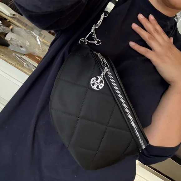 New Tory Burch Willa Quilted Nylon Belt Bag Black Fanny Pack Crossbody Bag - Picture 7 of 9